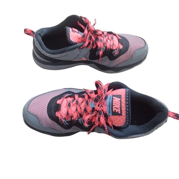 Nike Dual Fusion Trail Running Shoe size 10 Pre-owned good condition - Picture 1 of 8